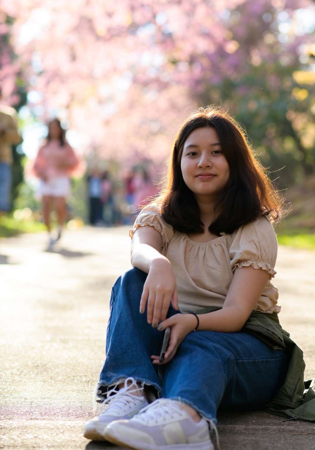 asian teenage girls happily travel and take pictur 2026 01 06 10 11 01 utc